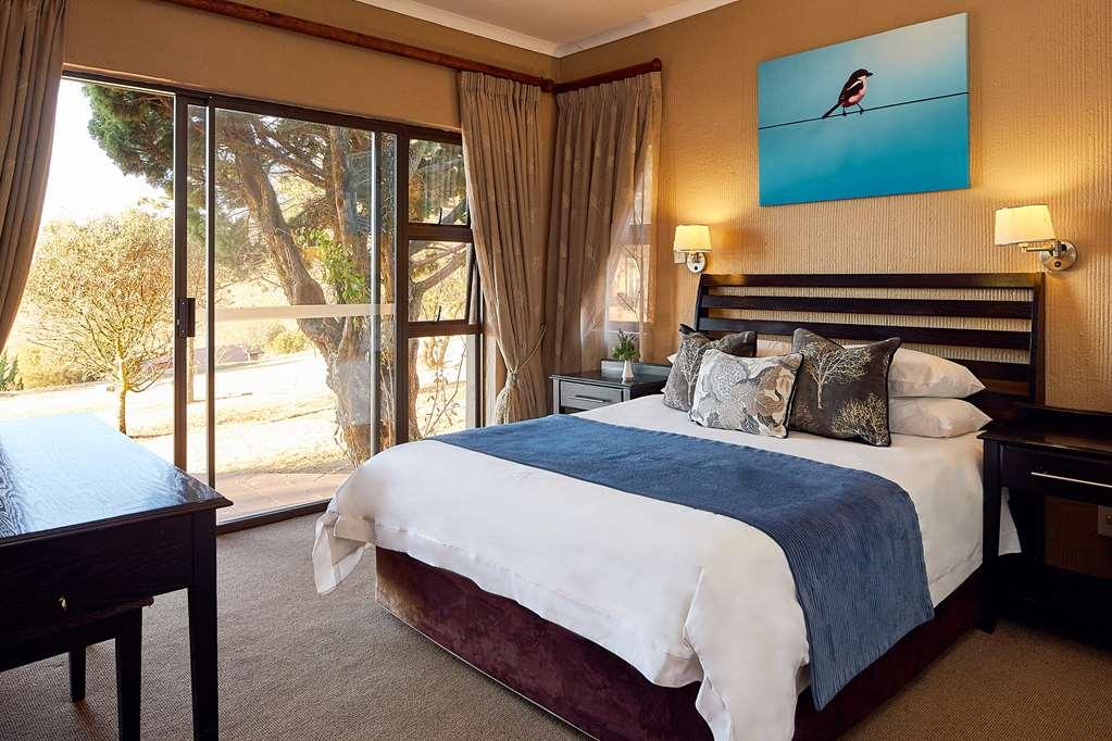 Hotel First Group Qwantani Harrismith Habitación foto